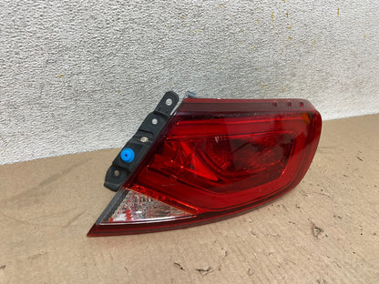 2015 2016 2017 Chrysler 200 Sedan Right Passenger Side Tail Light AH6908 LK1