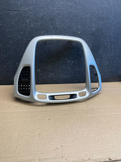2001-2007 Toyota Highlander Radio Climate Dash Trim Bezel Air Vent AG0112 DG0