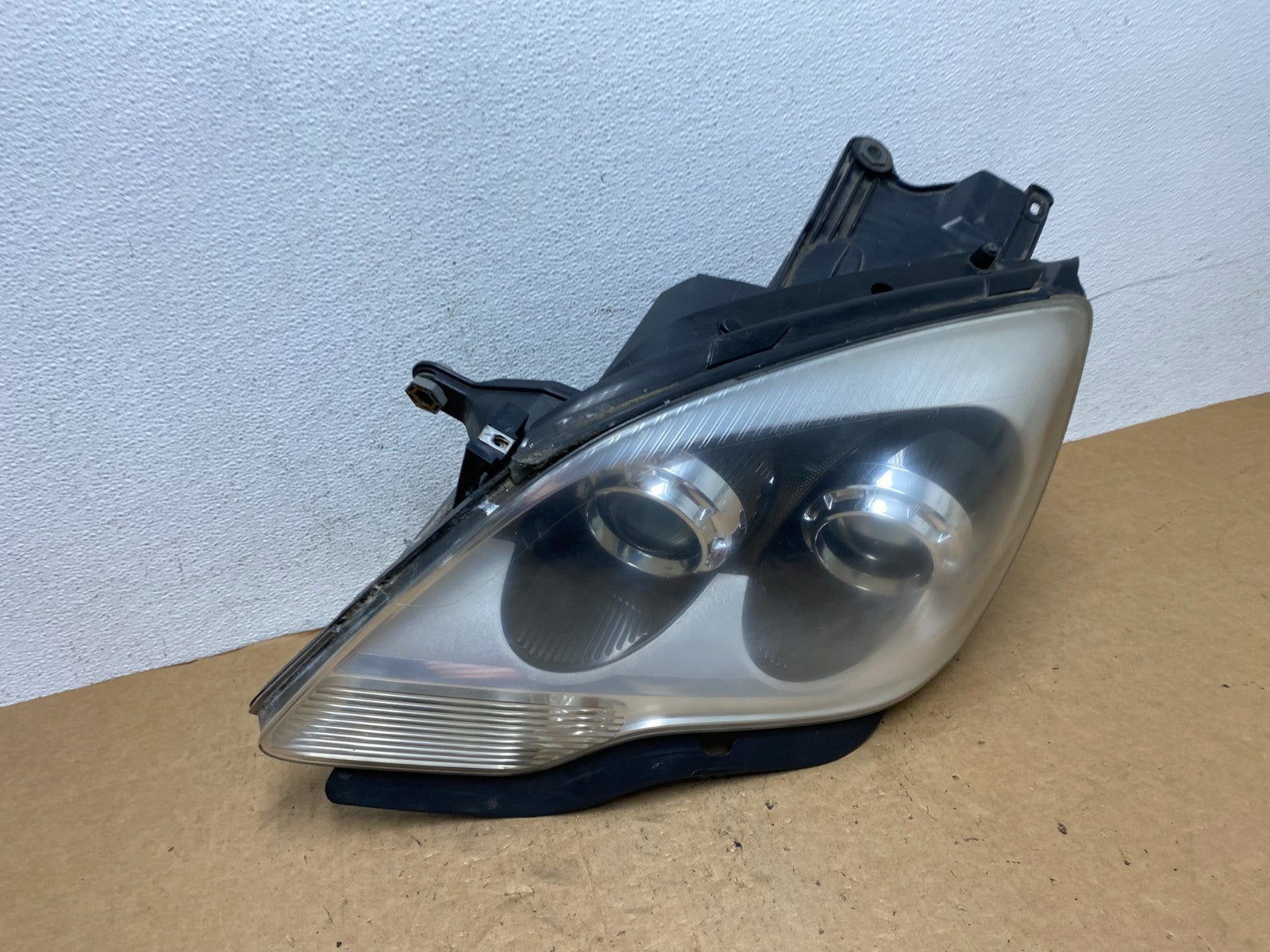 2007 to 2012 Gmc Acadia Halogen Headlight Left Driver LH Side AD5241 DW2