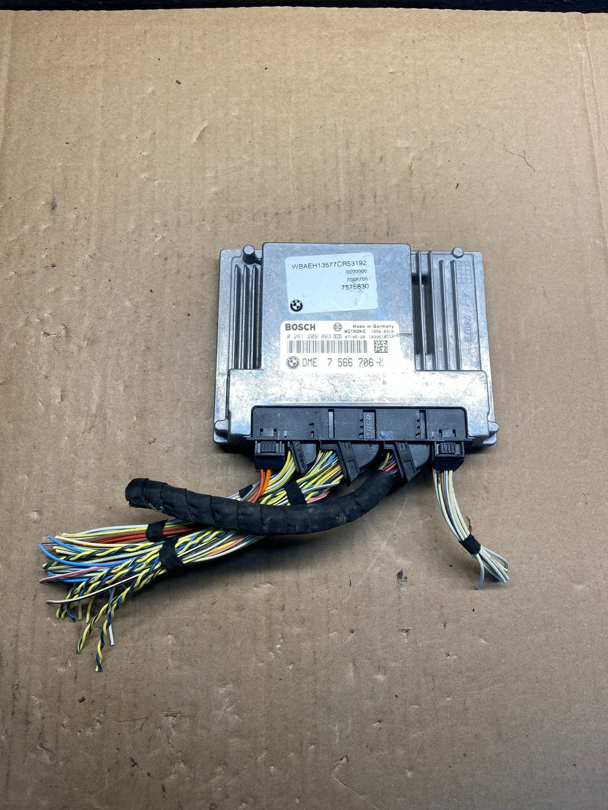 2006 to 2007 Bmw 550i 650i 750i Engine Computer ECU Control Module ECM AG1464 DW0