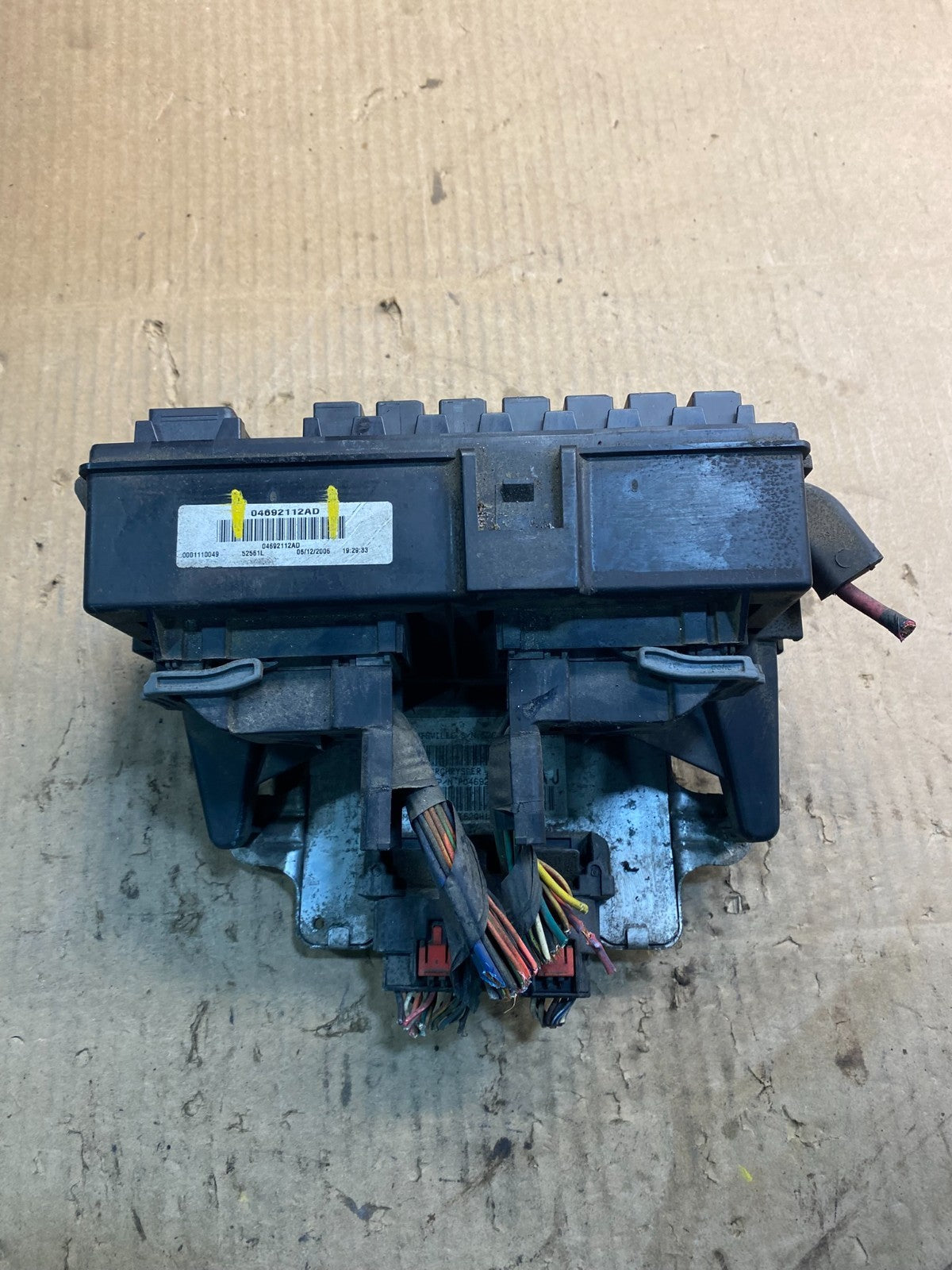 2007 Jeep Grand Cherokee Body Control Module BCM Power Fuse Box Z5008 DG0