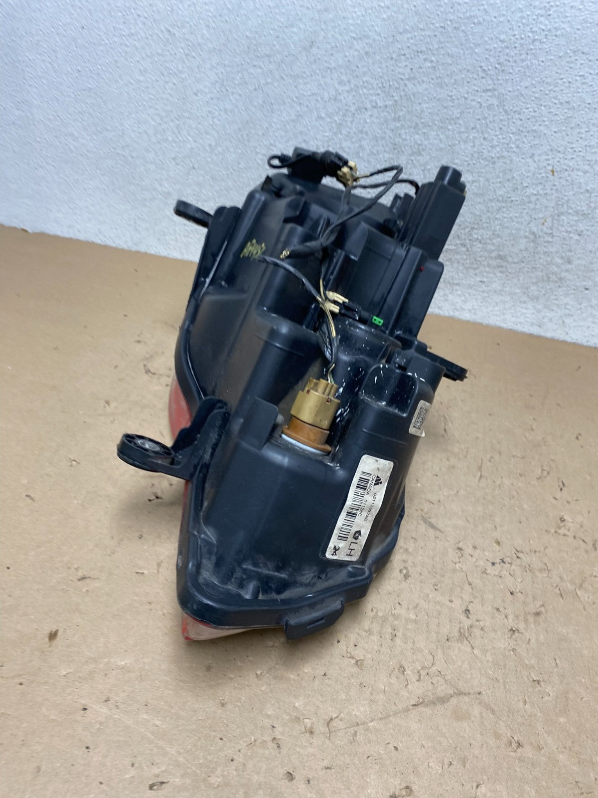 2008 to 2016 Chrysler Town and Country Left Driver Lh Side Headlight AG4456 DW6