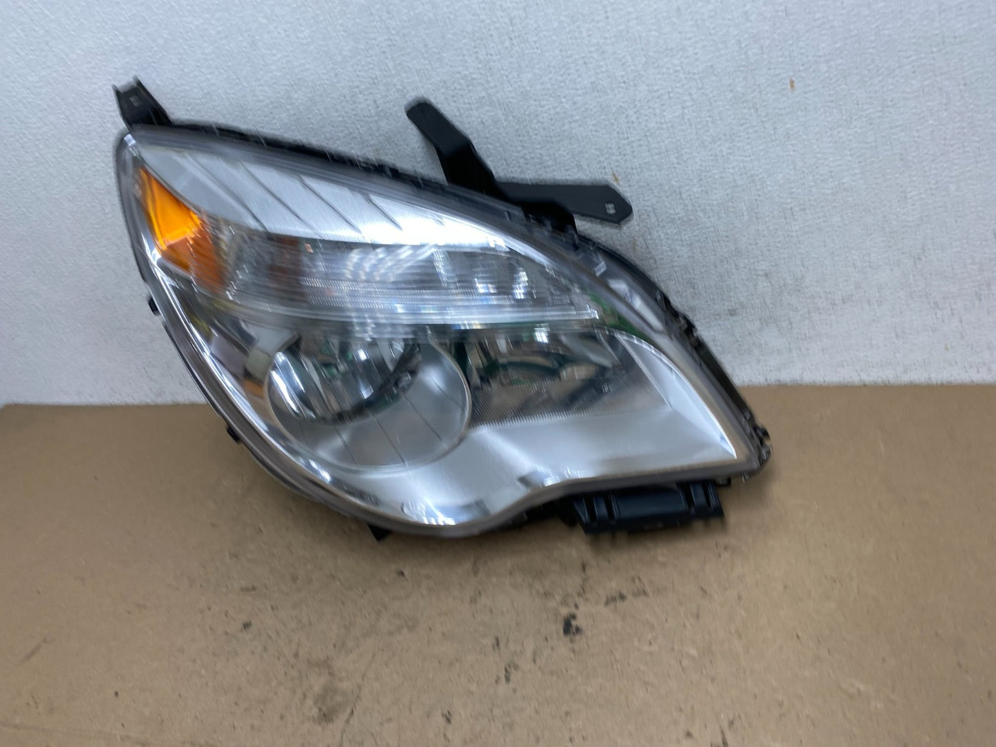 2010 - 2015 Chevrolet Equinox Halogen Headlight Right Passenger Side AF5025 DW1