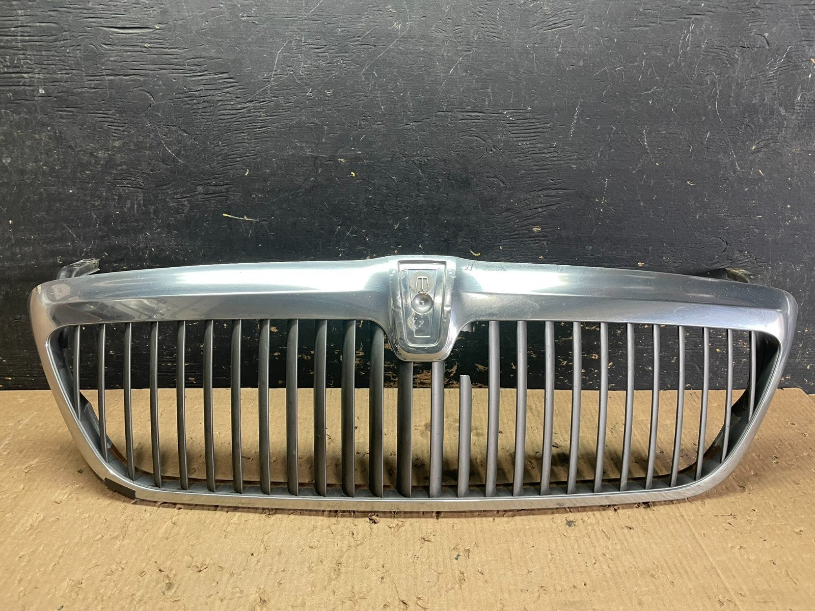 2003 to 2006 Lincoln Navigator Front Upper Grill Grille Oem z5633 DG0