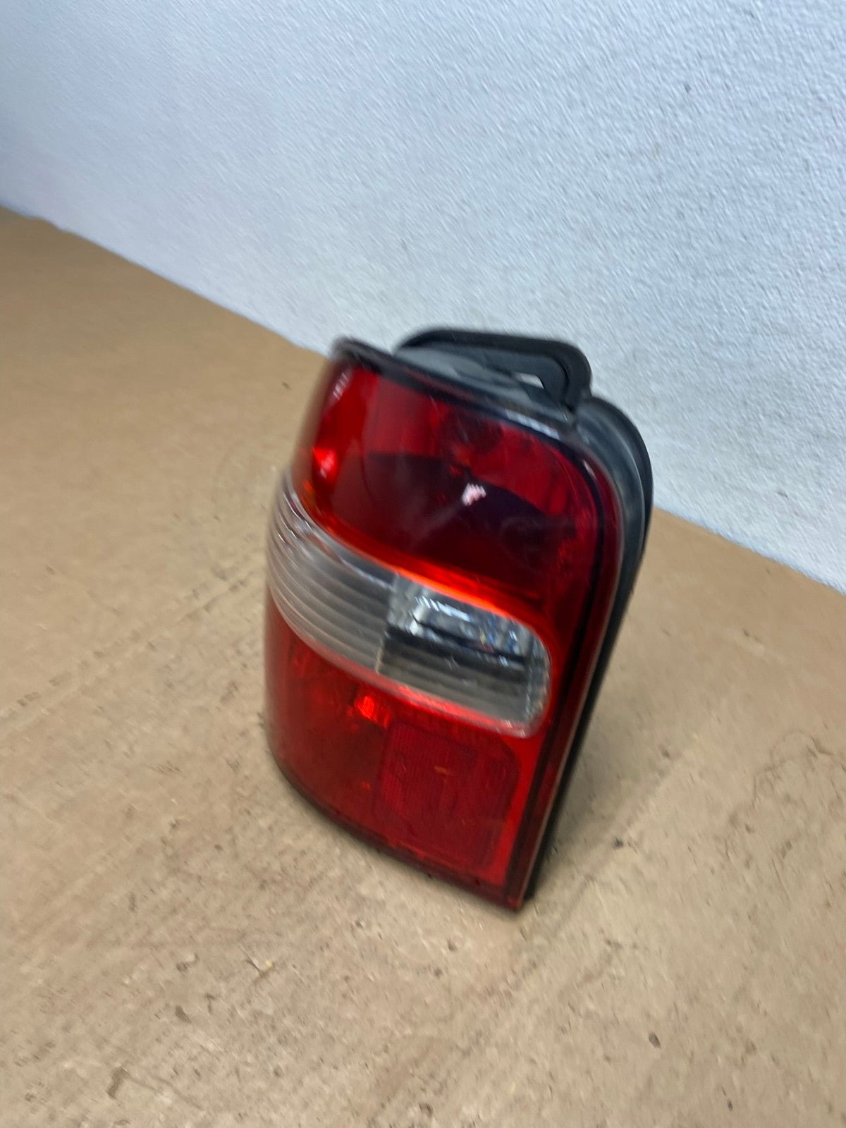 1998 to 2002 Kia Sportage Left Driver LH Side Tail Light AD0448 LK1