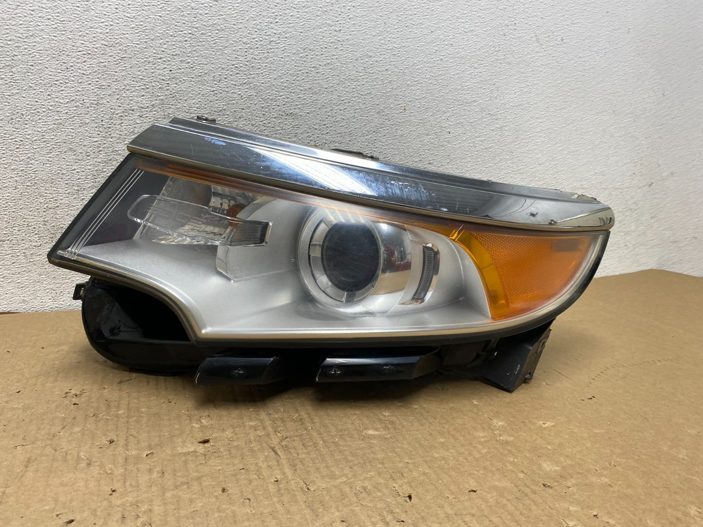 2011 to 2014 Ford Edge Front Left Driver Side Headlight Xenon AF7373 DW0