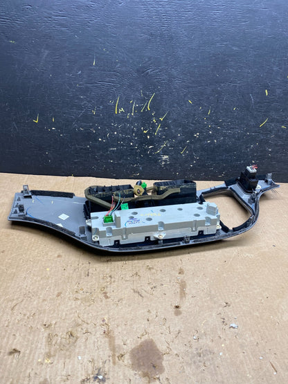 2005 to 2010 Honda Odyssey  Radio Climate Control Dash Trim Bezel Z4456 DG4