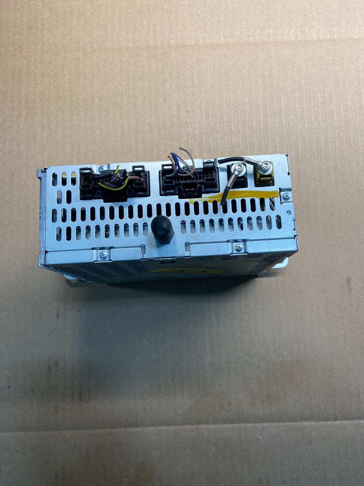 2013 to 2014 Ford Edge AM/FM Radio Reciever OEM y7552 DG5