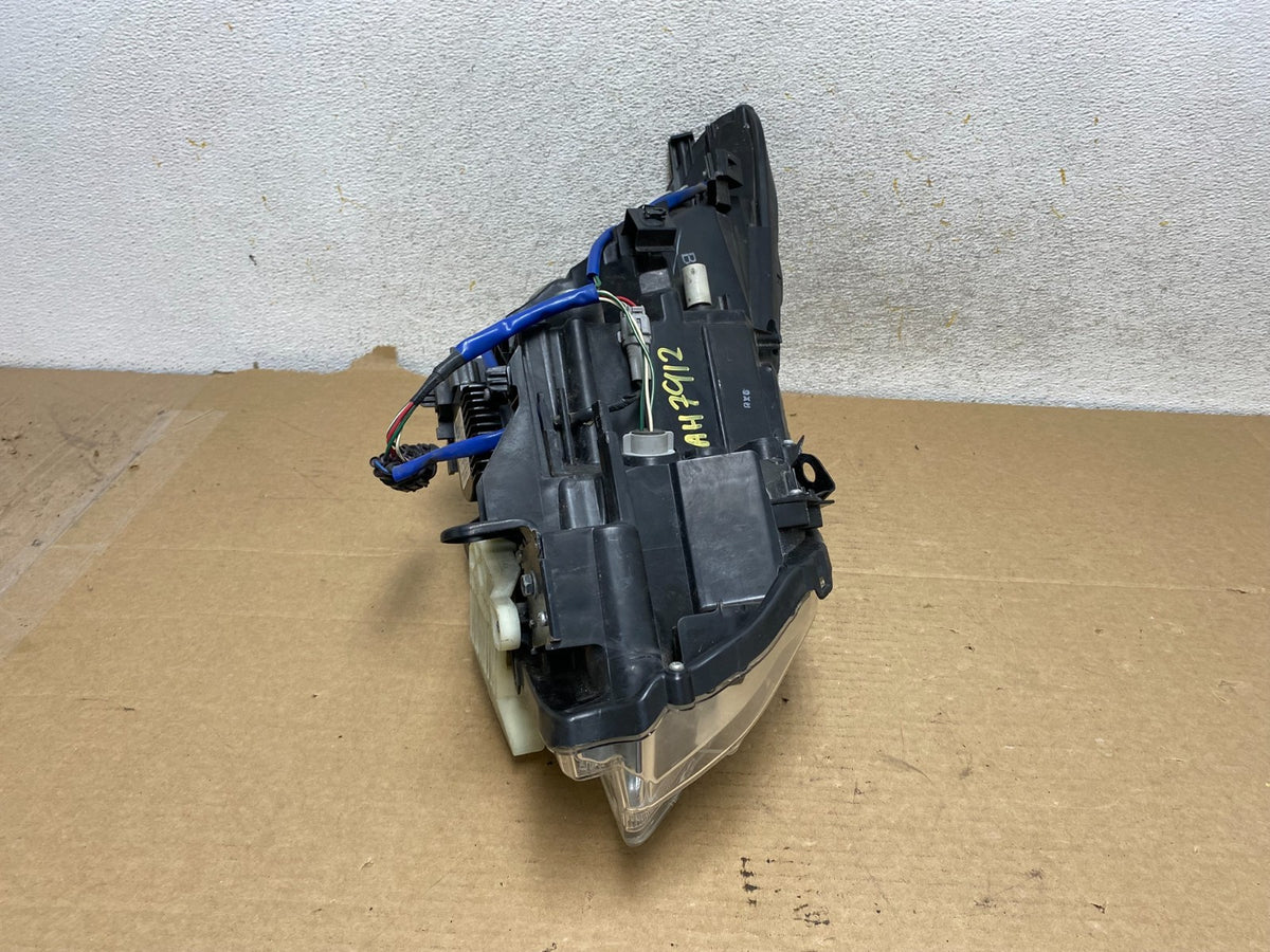 Sedan 4Door 2010 to 2013 Infiniti G37 Left Driver Headlight Xenon AH7912 DW8