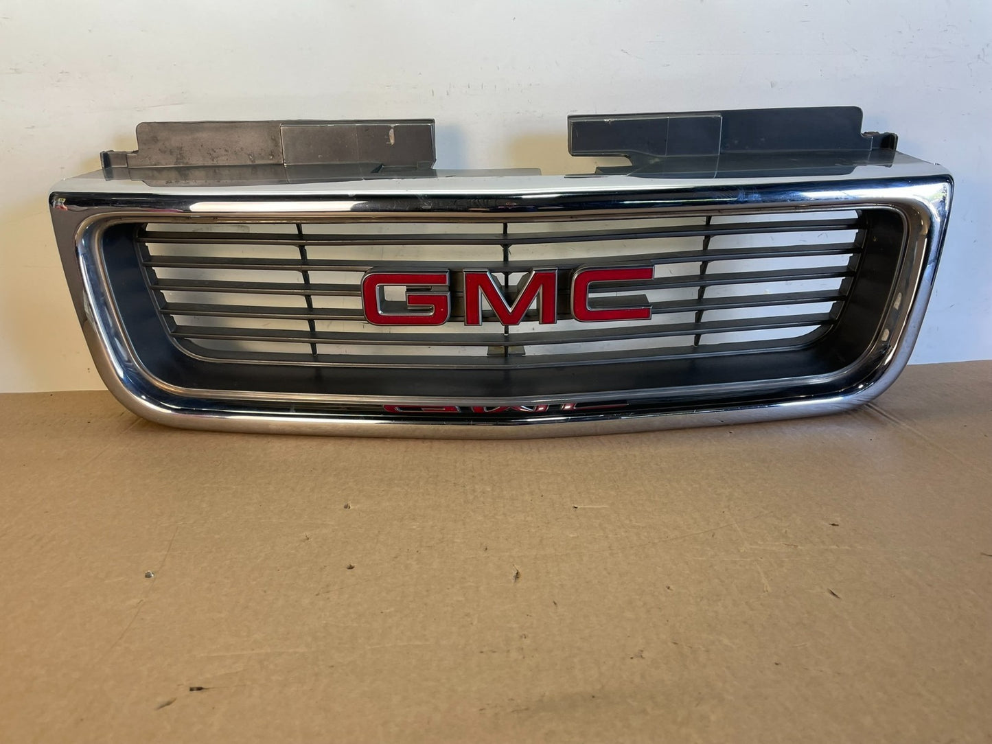 1998 to 2004 GMC Sonoma Front Grill Grille AG29090