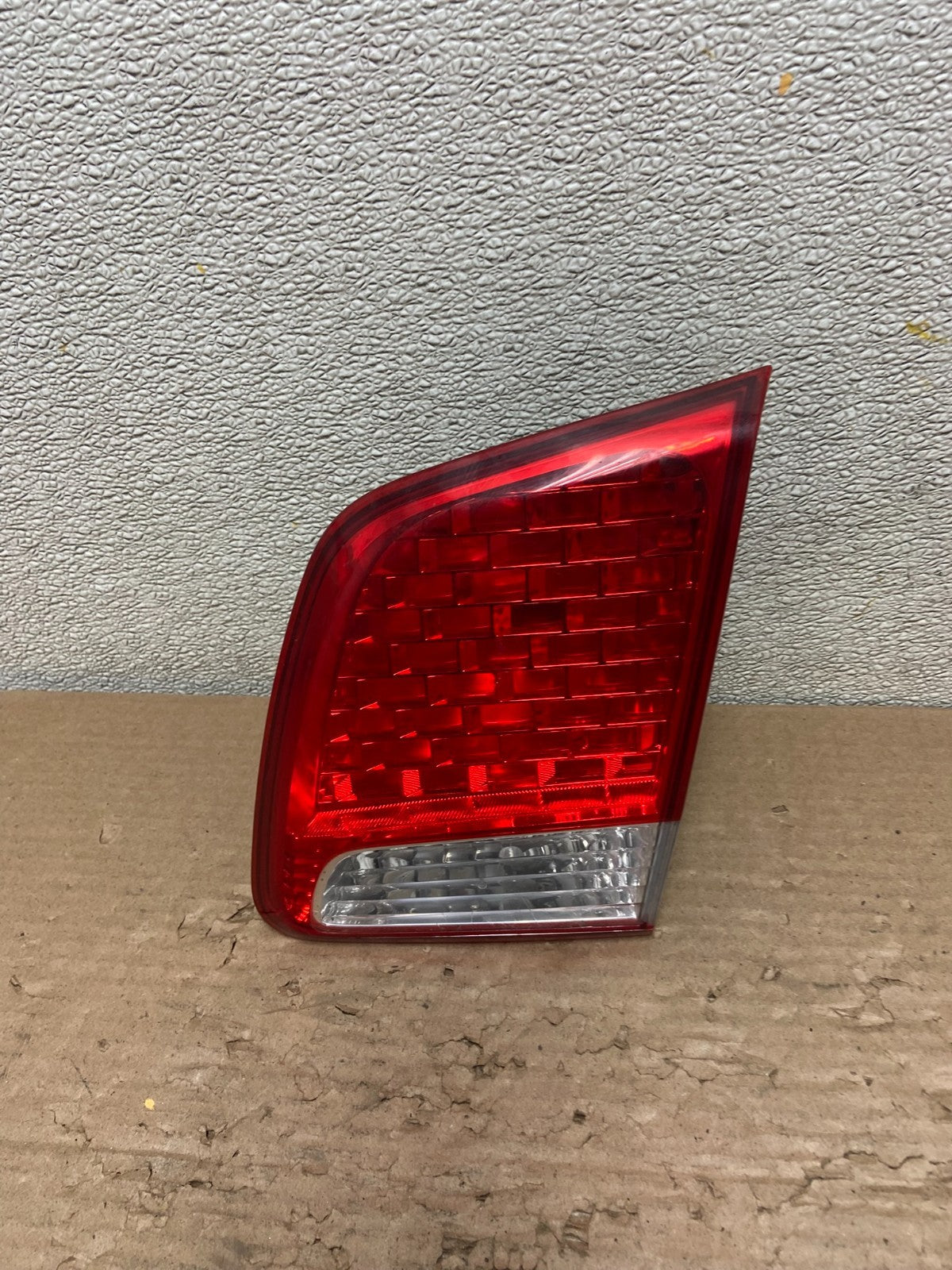 2011 2012 2013 Kia Sorento Right Passenger Inner Tail Light AB1612 DW0