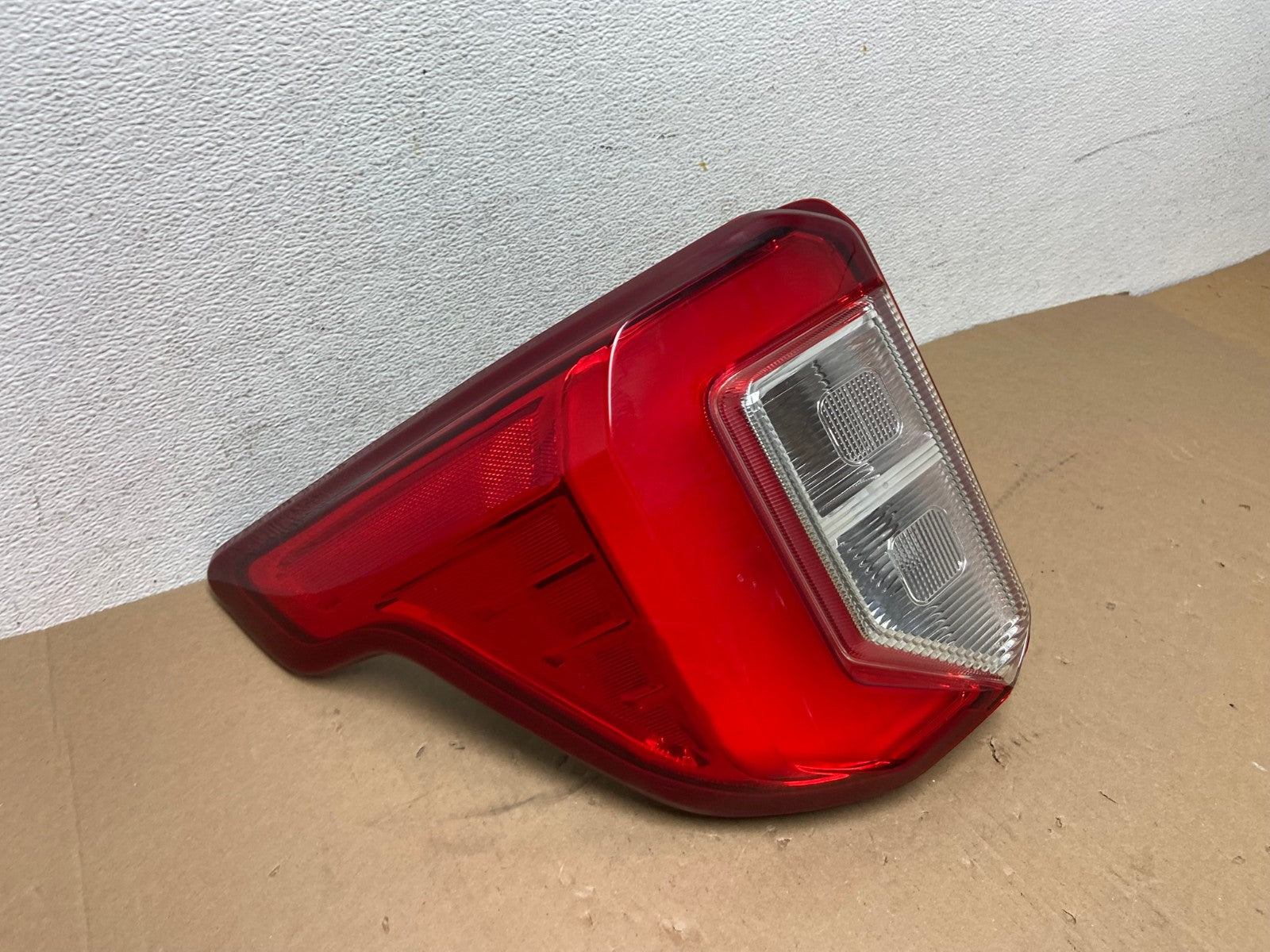 2020 2021 2022 2023 Ford Explorer Left Driver Lh Side Tail light AD6436 LK2