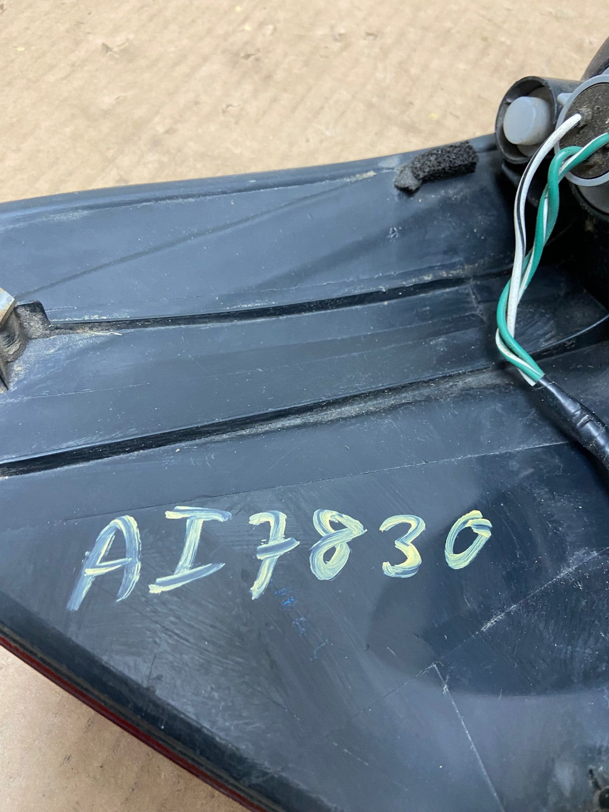 2001 to 2004 Toyota Sequoia Right Passenger Rh Side Tail Light AI7830 LK5