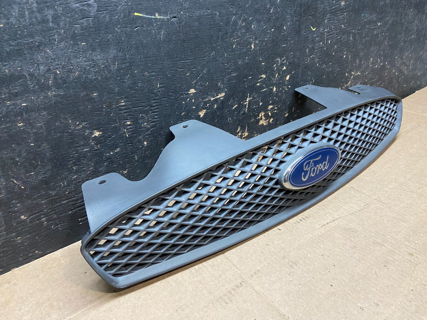2004 to 2007 Ford Taurus Front Grill Grille OEM y9415 DG1