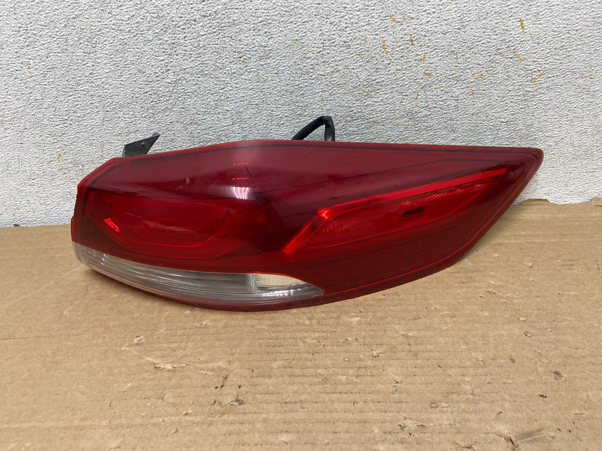 2017 to 2018 Hyundai Elantra Right Passenger RH Side Tail Light AH8875 LK0