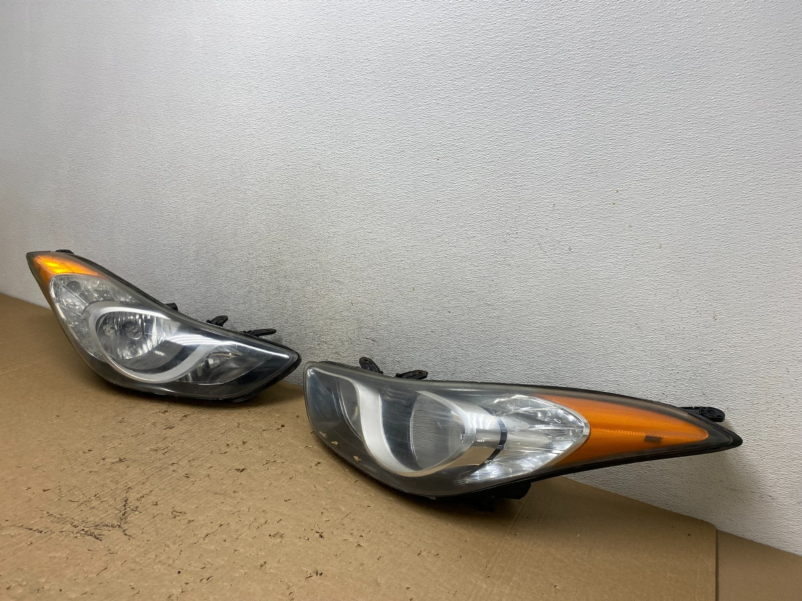 2011 2012 2013 Hyundai Elantra Left+Right Halogen Headlights AF8211 DW1