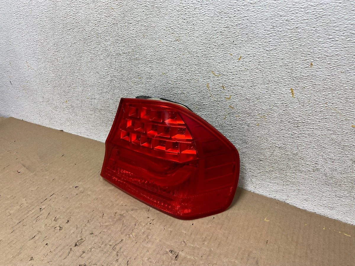 2009 2010 BMW 328i 3 Series Right Passenger RH Side Tail Light AH5977 LK2