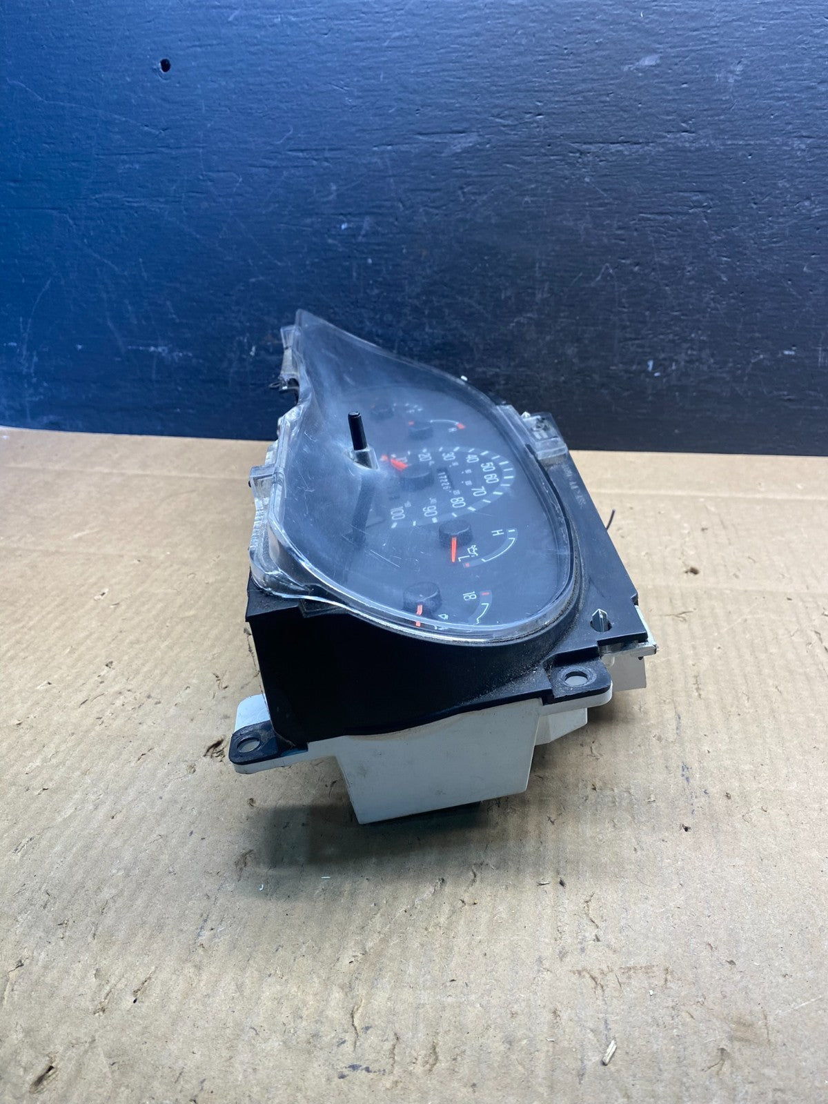 1999 Ford E250 E350 E450 VAN Speedometer Instrument Cluster ad1642 DG2