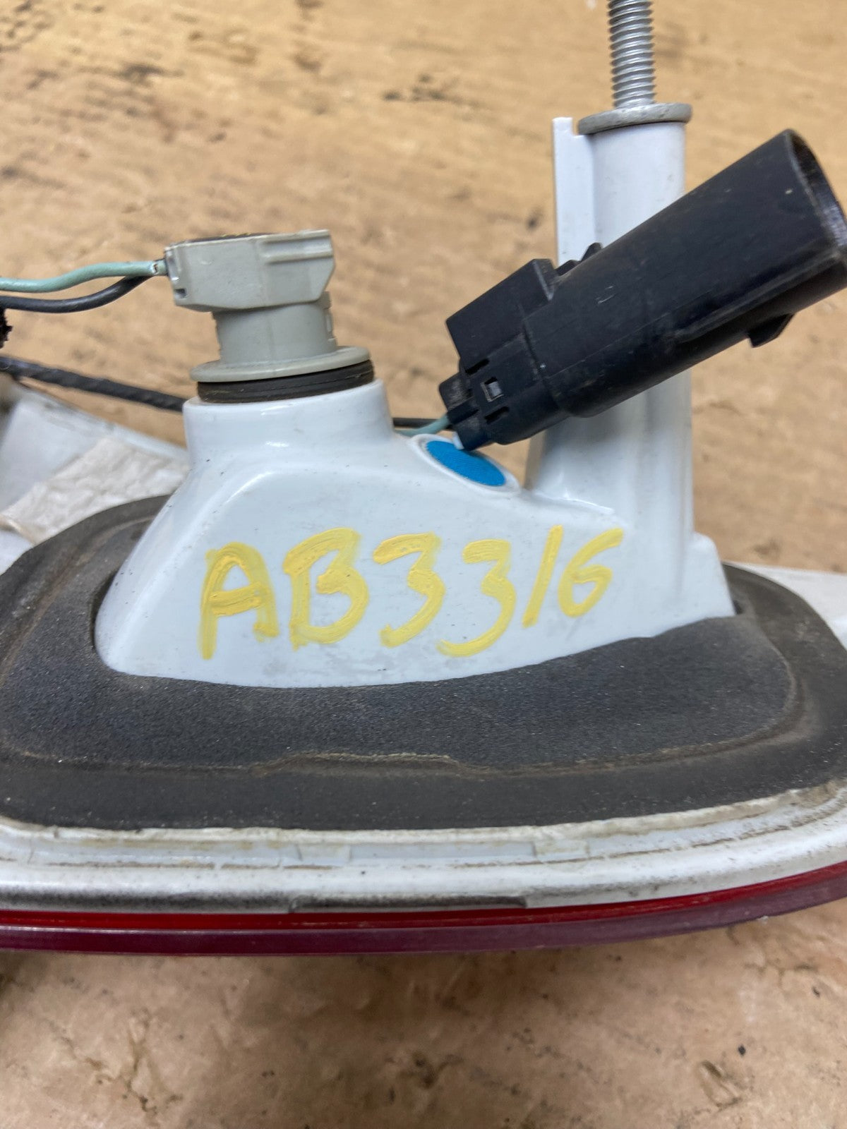 2013 to 2016 Ford Escape Right Passenger RH Side Inner Tail Light OEM AB3316 LK6