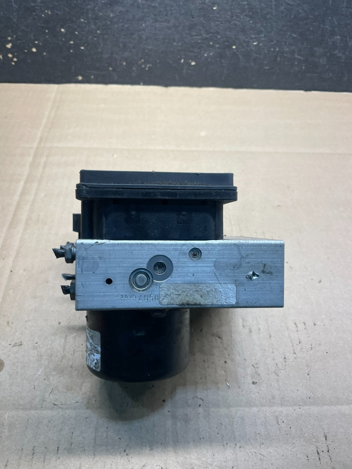 2005 to 2009 Mercedes W204 C230 C320 ABS Anti Lock Brake Pump Module W8479 DG1