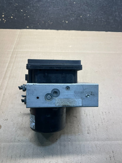 2005 to 2009 Mercedes W204 C230 C320 ABS Anti Lock Brake Pump Module W8479 DG1