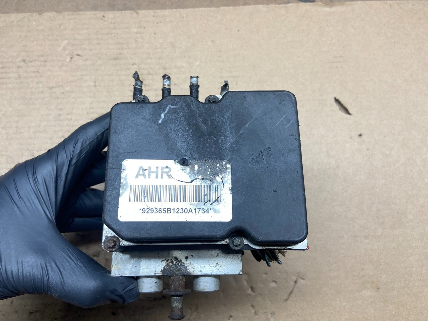 2012 GMC Yukon ABS Anti Lock Brake Pump Q1421 DG5