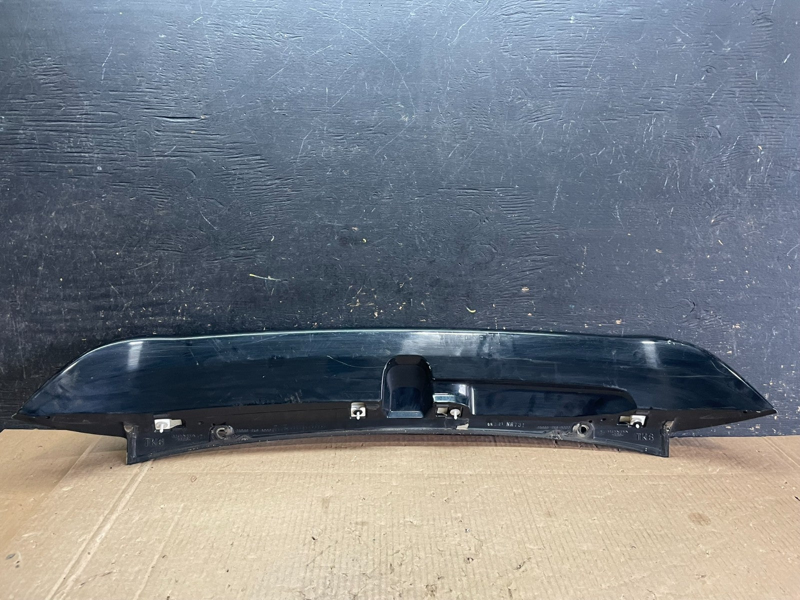 2009 to 2011 Honda Fit Rear Trunk Spoiler Gate Oem AB3196 DG8