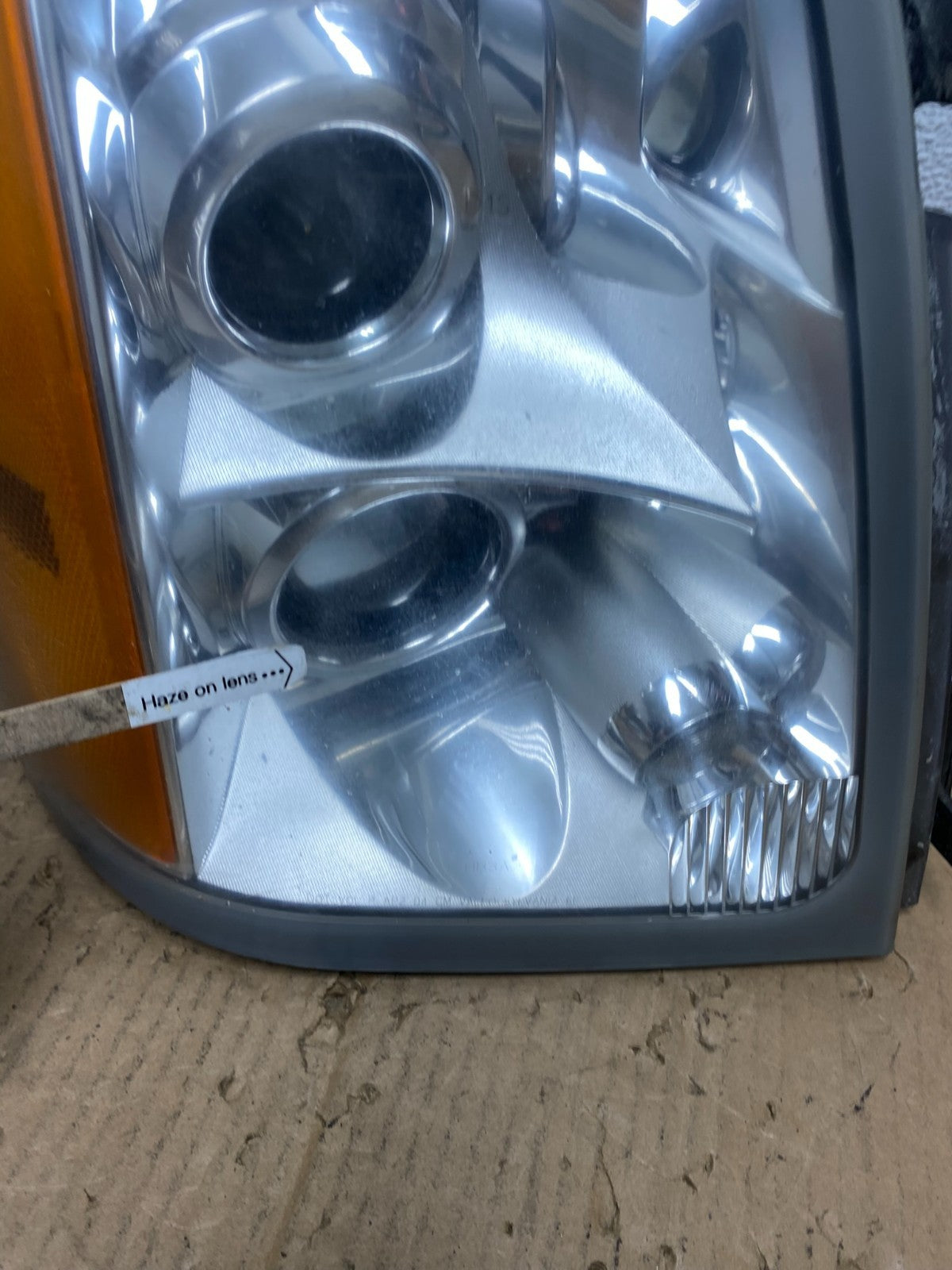 2004 to 2009 Cadillac SRX Right RH Side Xenon Headlight AD1062 DW3