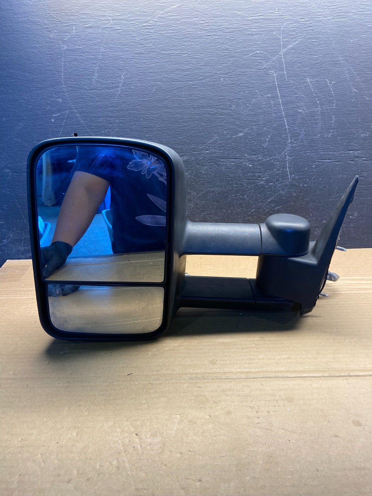 2003-2006 Chevrolet Silverado Sierra Left Driver LH Tow Door Mirror AE4709 DW8
