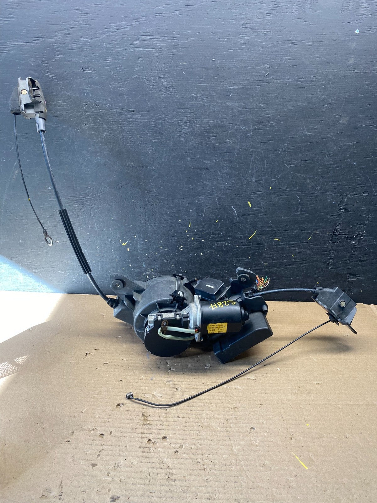 2007-2014 Kia Sedona Left Electric Power Sliding Door Motor Regulator s2817 DG4