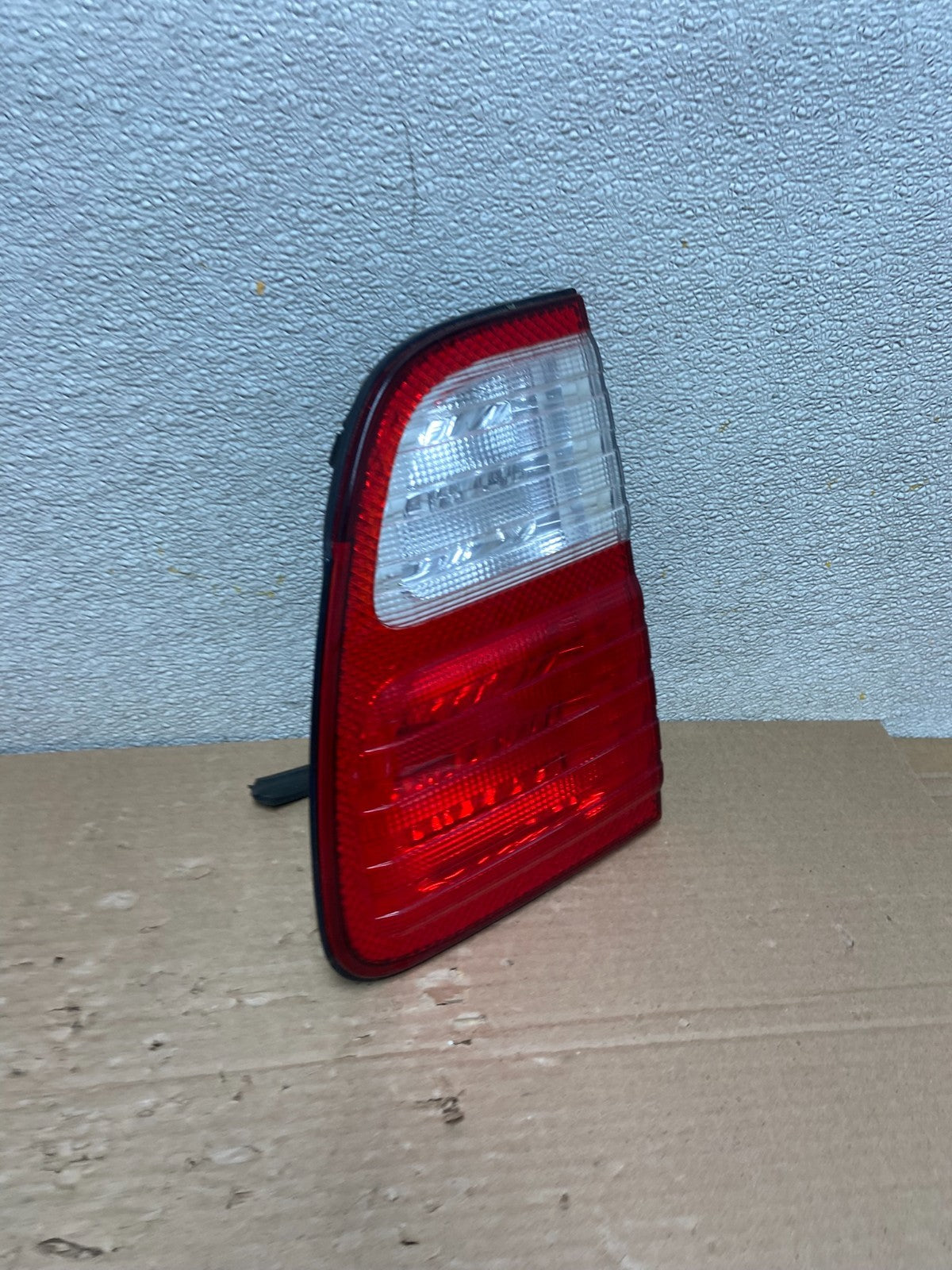 1998 to 2004 Lexus LX470 Right Passenger RH Side Tail Light  OEM AB1424 DG2