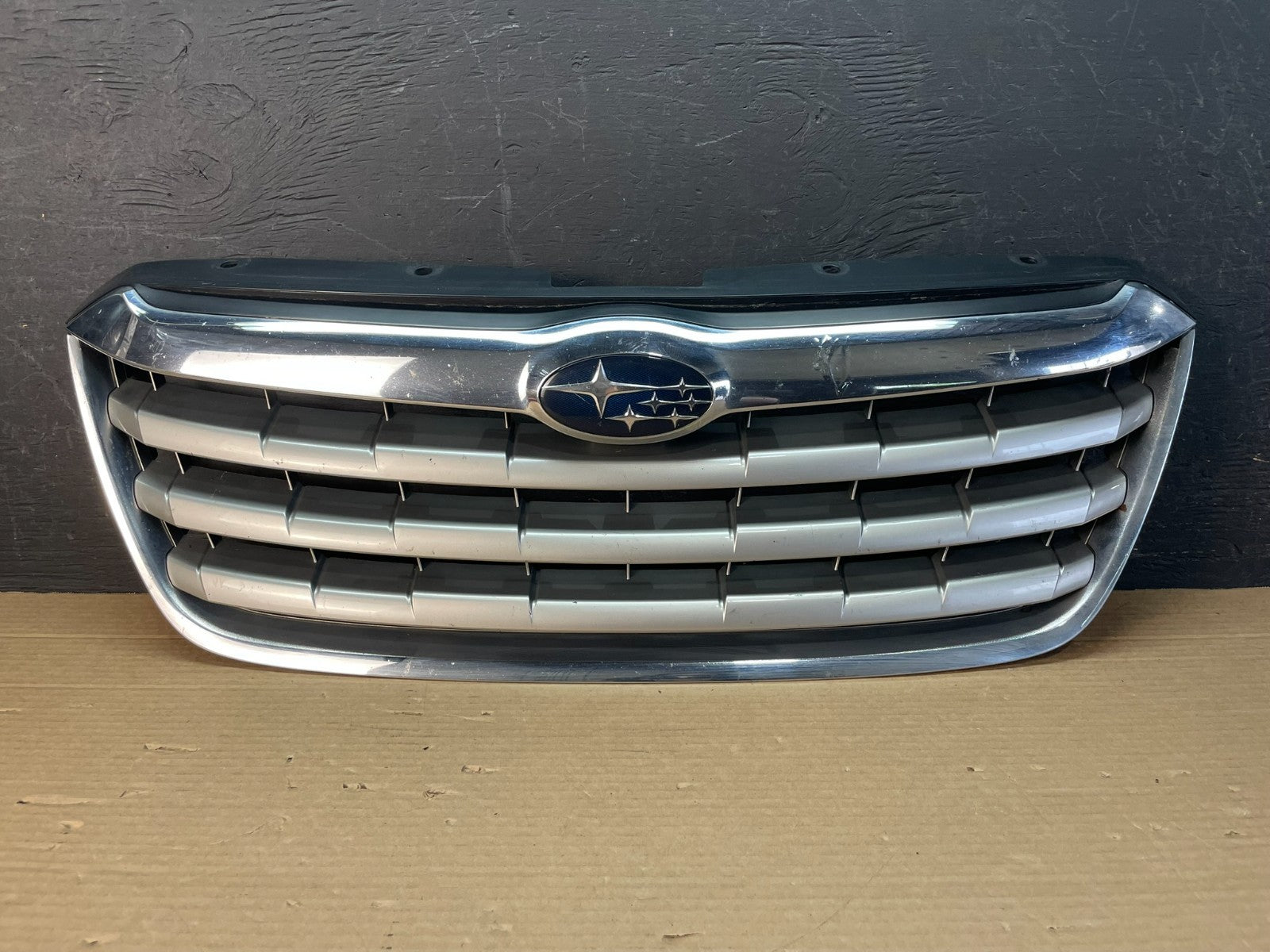 2008 to 2014 Subaru Tribeca Front Upper Grill Grille AE8739 DG0