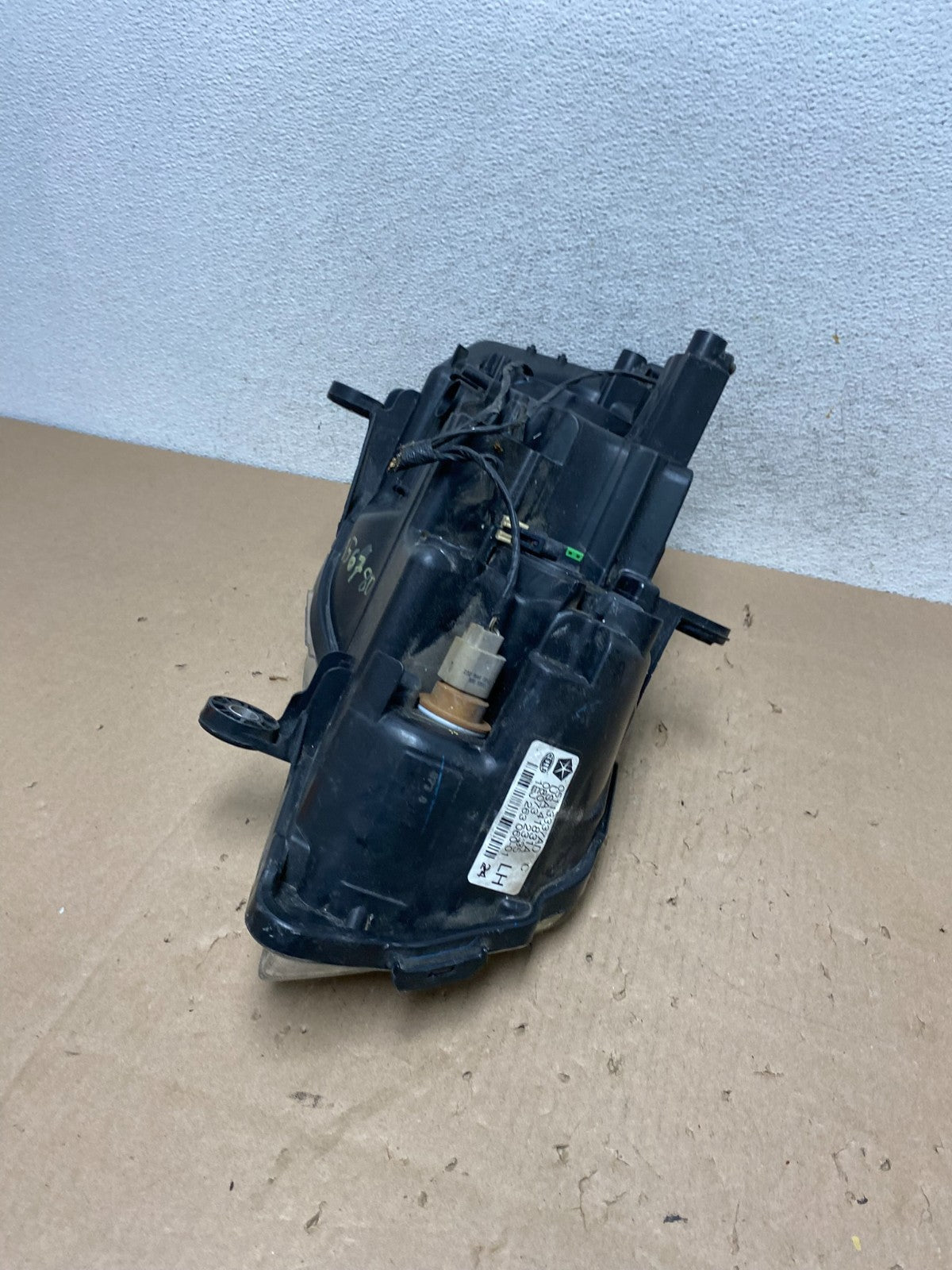 2008 to 2016 Chrysler Town and Country Left Driver Lh Side Headlight AG6780 DW6