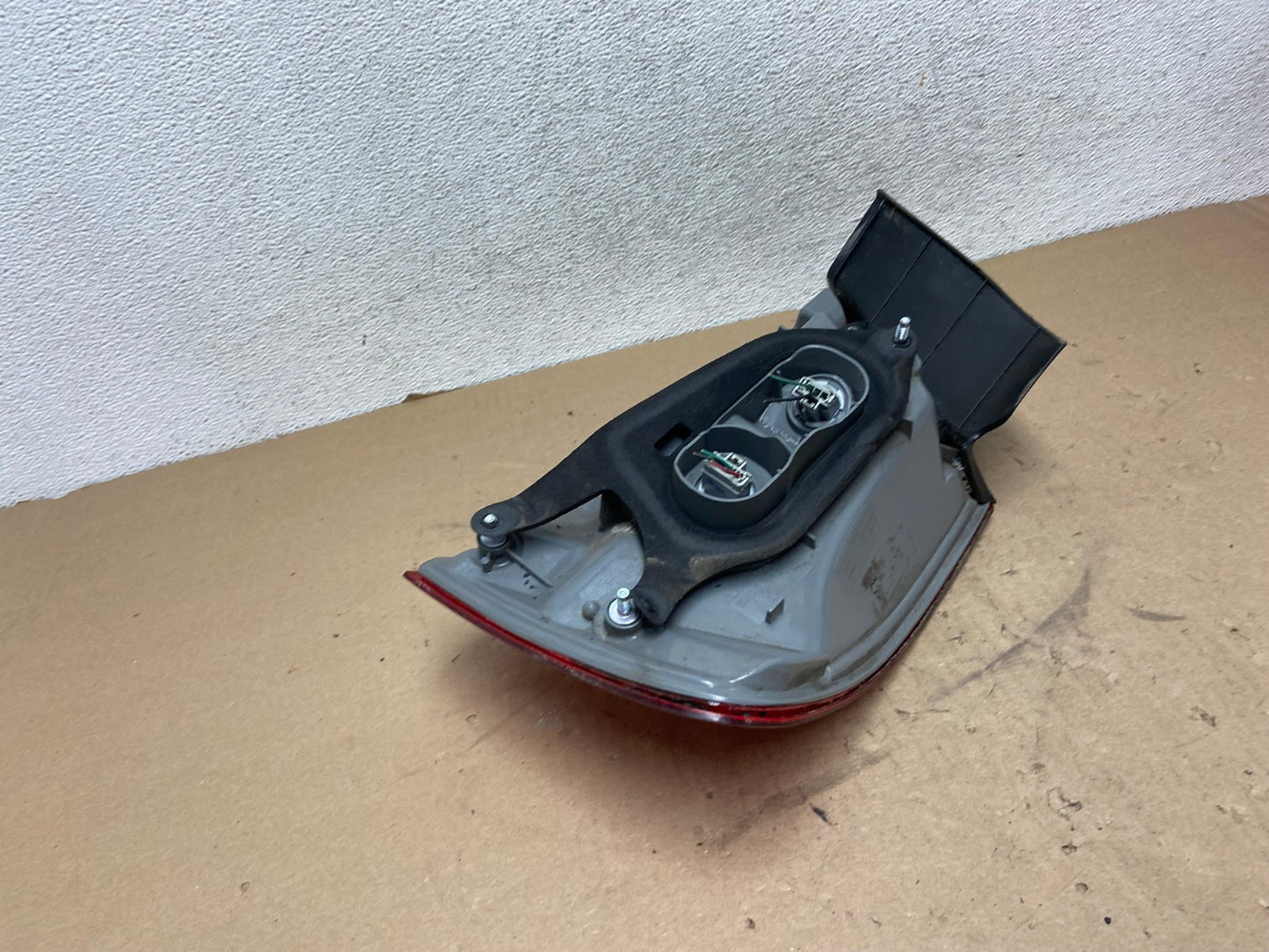 2009 2010 2011 2012 Mitsubishi Galant Left Driver LH Tail Light AG4217 LK4