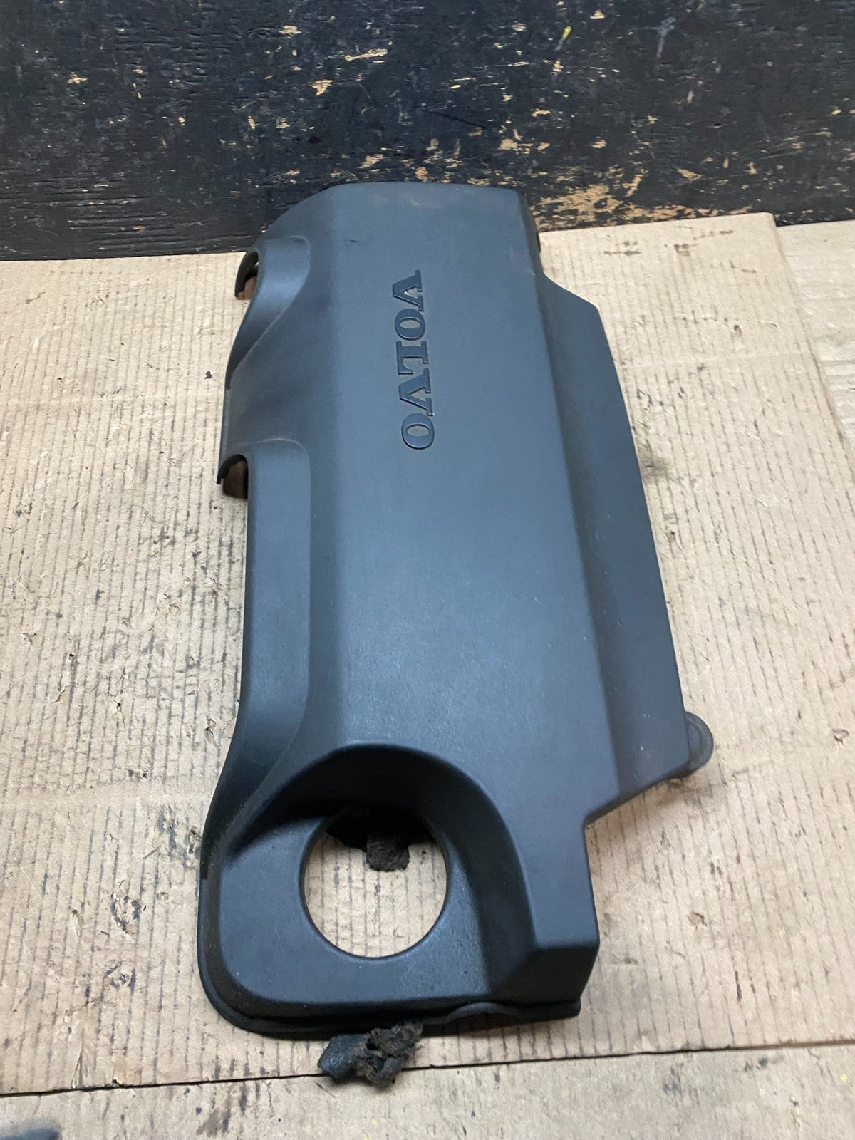 2003 to 2006 Volvo XC90 OEM 2.9L Upper Top Engine Motor Dust Cover Oem w5644 DG2