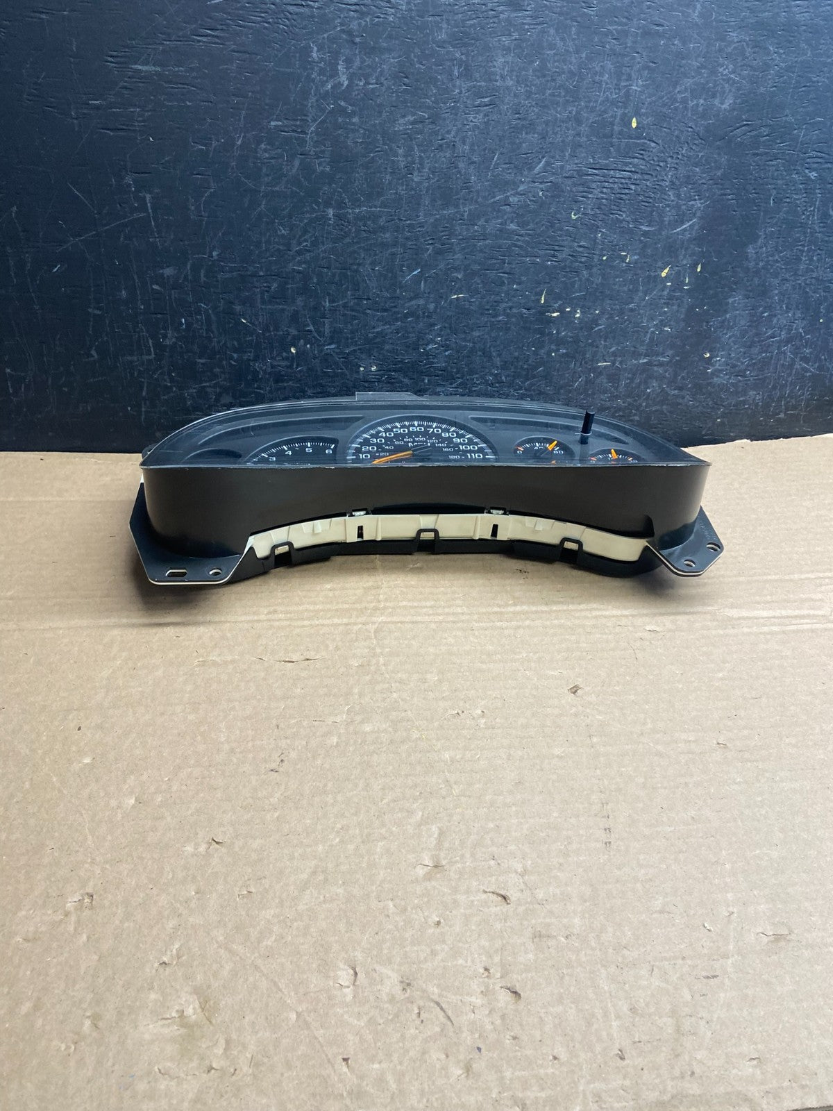 2003 to 2006 Chevrolet Silverado Speedometer Instrument Cluster AF2470 DG4