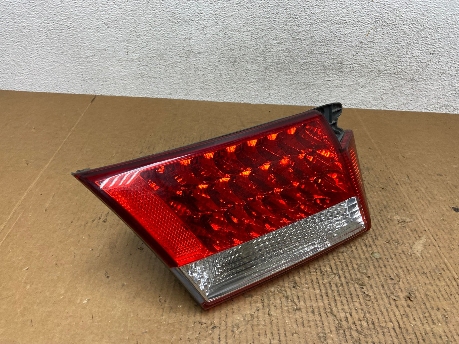 2006 2007 2008 2009 Hyundai Azera Left Driver LH Inner Tail Light AE2737 LK2