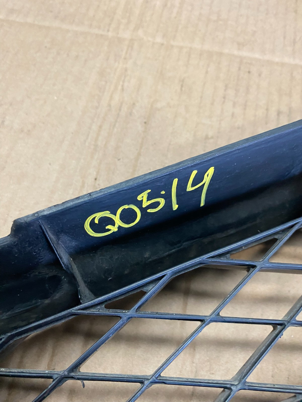 1996 Subaru Impreza Front Upper Grille Grill Q05148