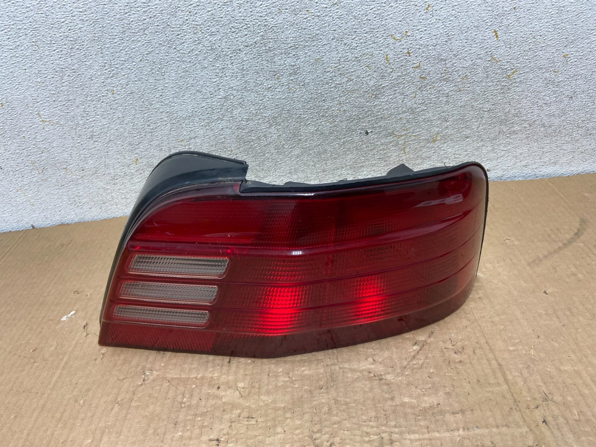 1999 to 2001 Mitsubishi Galant Right Passenger RH Side Tail Light AI8121 DW0