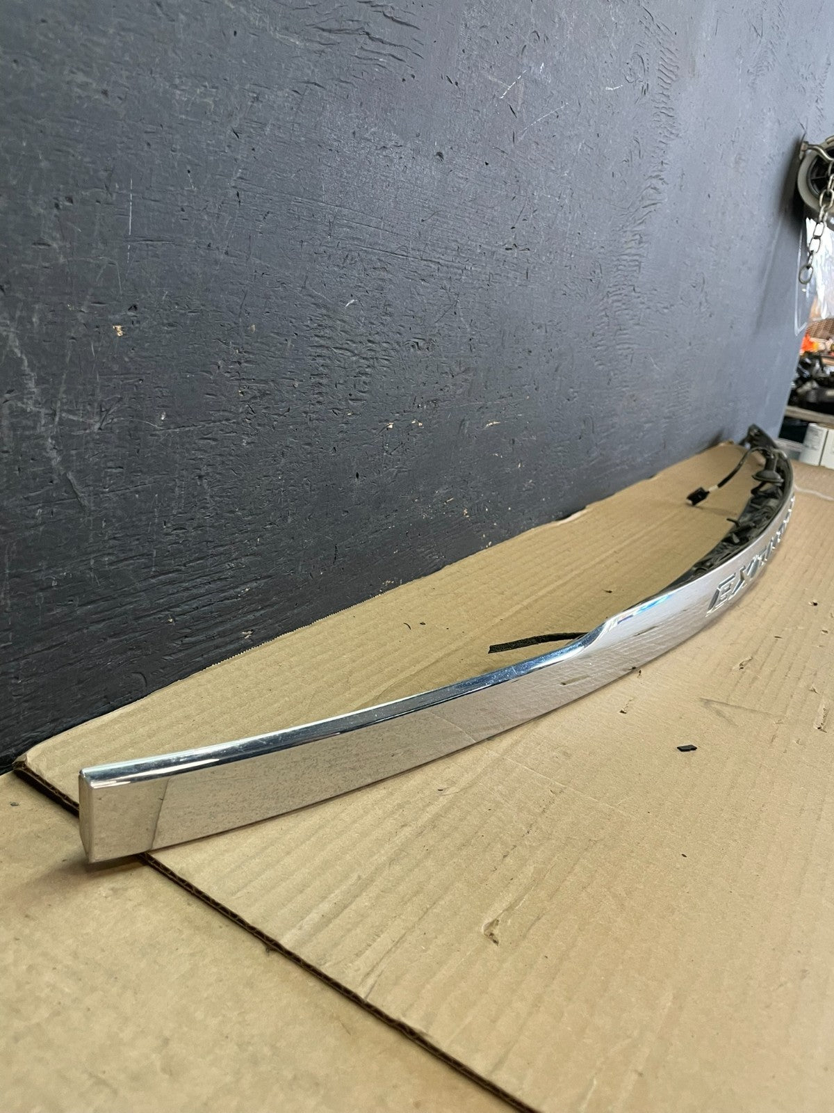 2011 to 2014 Ford Explorer Rear Tailgate Gate Trim Molding With Camera AF3330 DG2