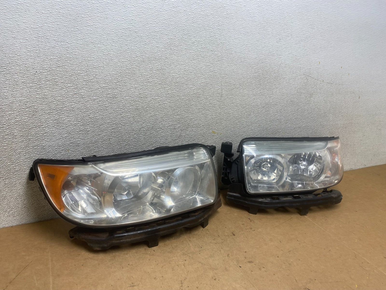 2006-2008 Subaru Forester Left+Right Headlights Halogen X5327 DW2