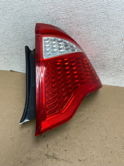 2010 2011 2012 Ford Fusion Right Passenger Side Tail Light AG40682