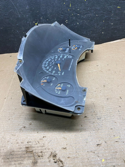 2001 to 2002 Chevrolet Express Speedometer Cluster Gauge OEM R2834 DG2