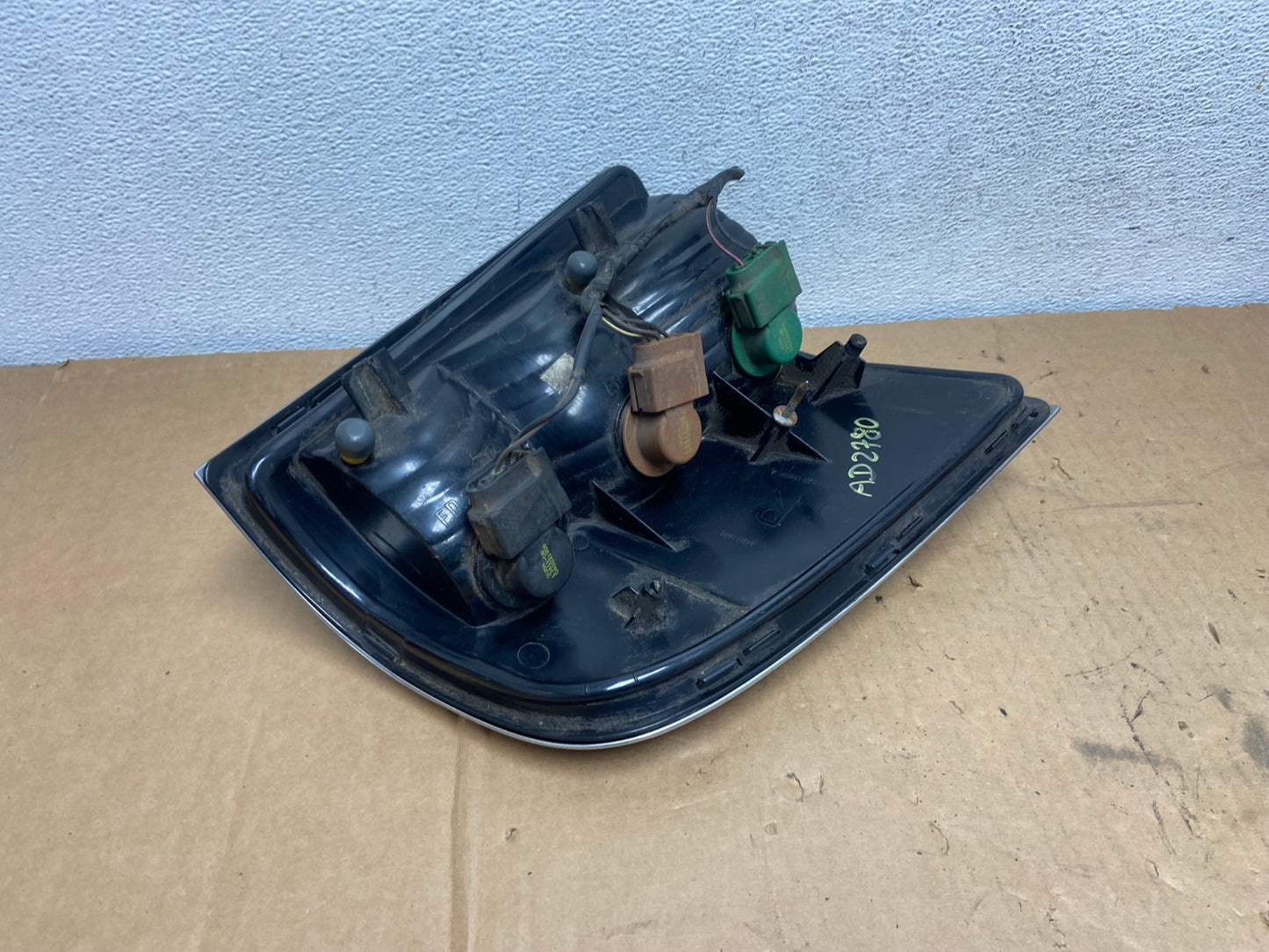2002 2003 2004 2005 Mercury Mountaineer Right Passenger Tail Light AD2780 LK4