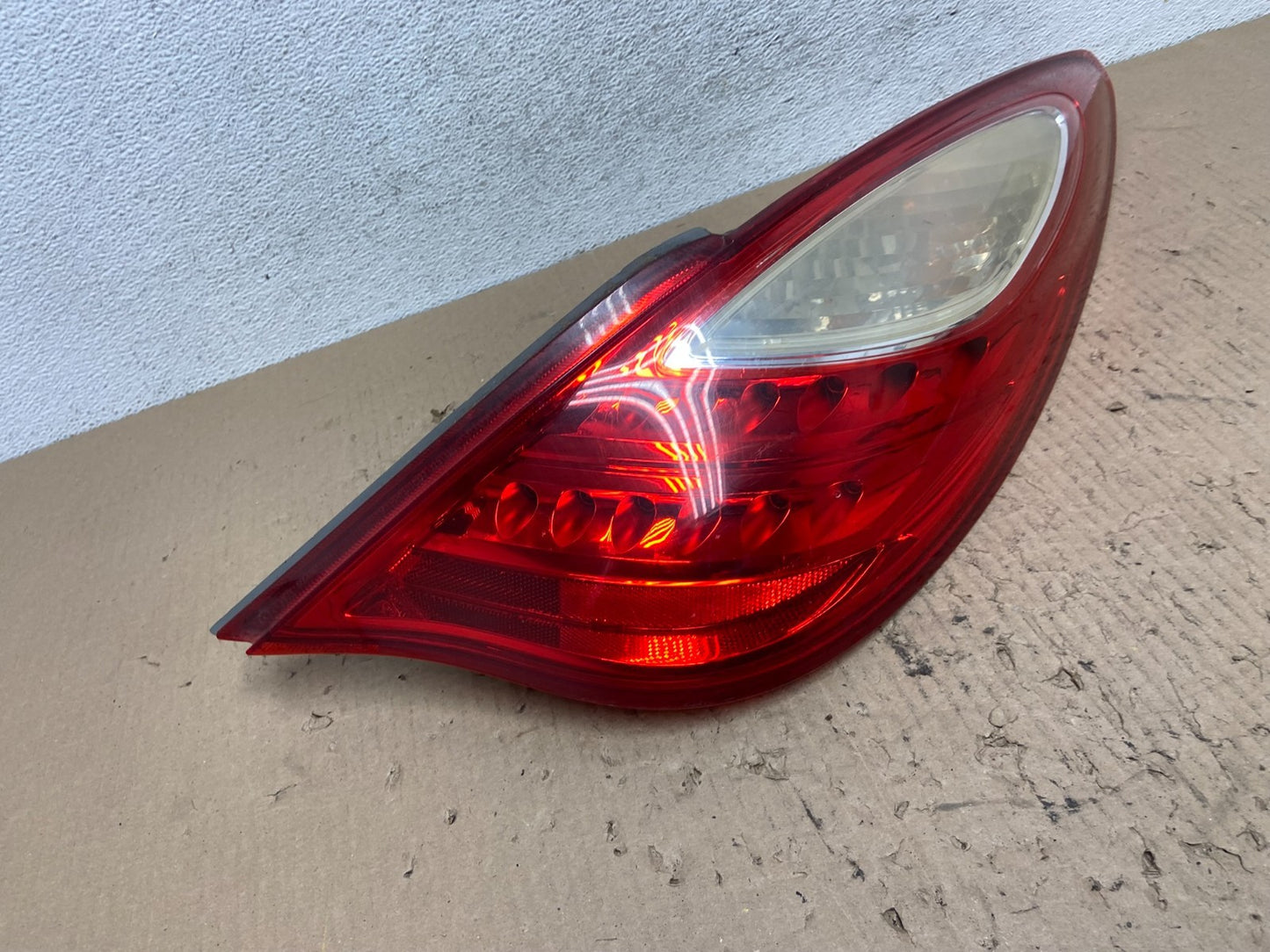 2007 to 2008 Toyota Solara Right Passenger RH Side Tail Light AF7172 DW2