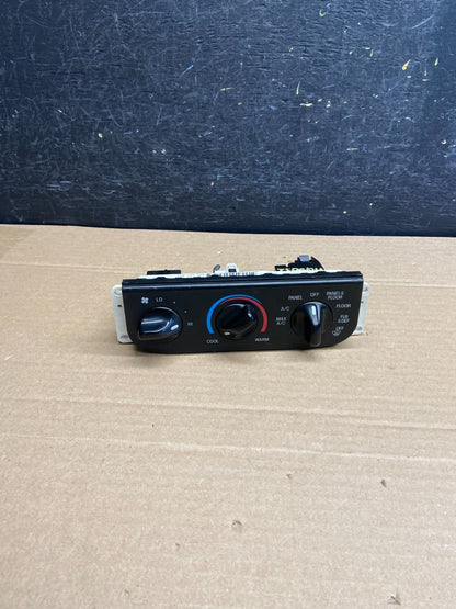 1999 to 2003 Ford Expedition F150 A/C Climate Control AG5032 DG0