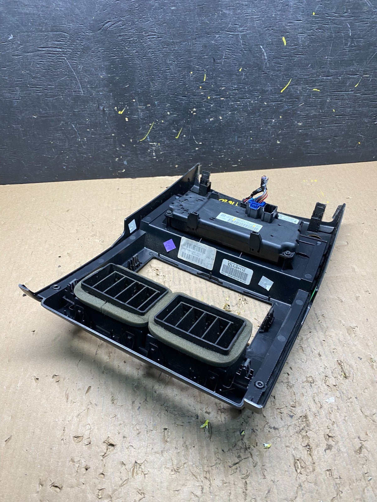 2008 to 2012 Jeep Liberty Dash Climate Temperature Control Radio Bezel T1620 DG4