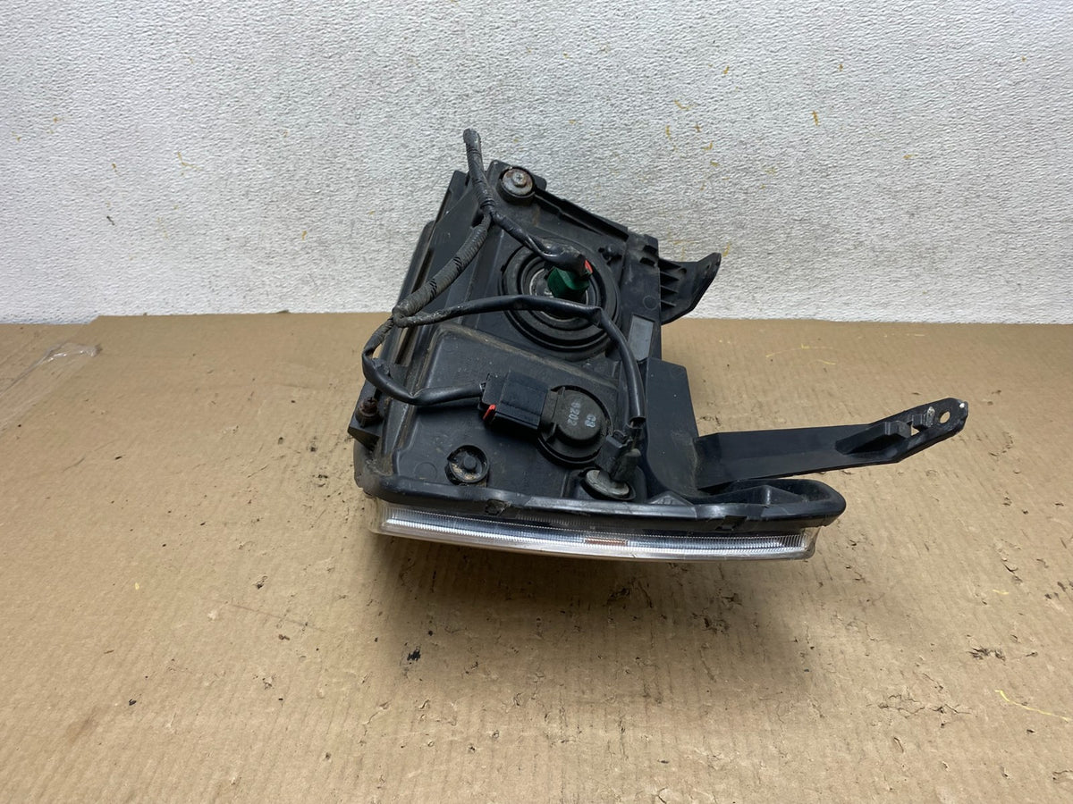 2006 to 2009 Pontiac Torrent Right Passenger RH Side Halogen Headlight AH6039 DW8