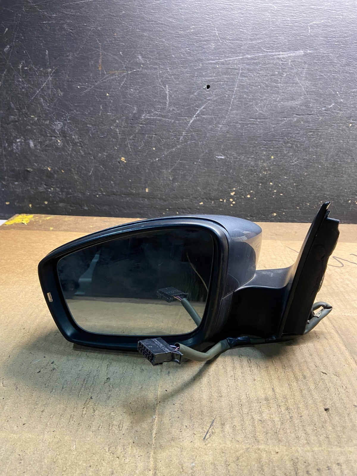 2011 to 2016 Volkswagen Jetta Sedan Left Driver View Door Mirror Oem y3997 DG8