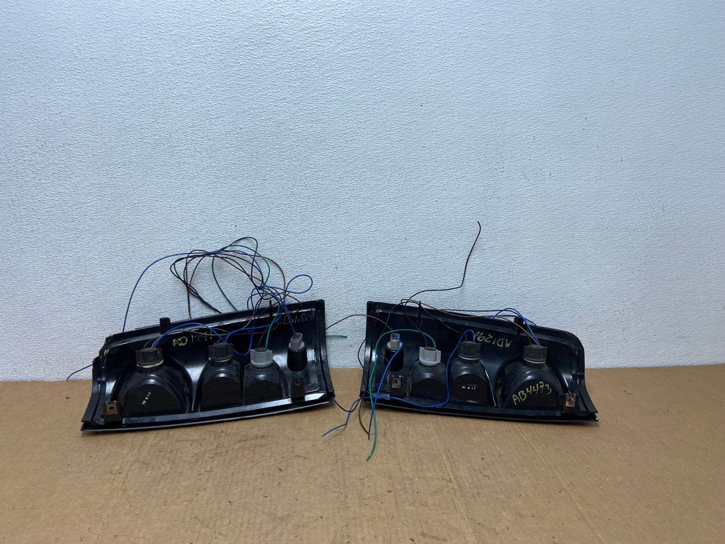 2003-2006 Chevrolet Silverado Left + Right Side Tail lights AD1291 LK7